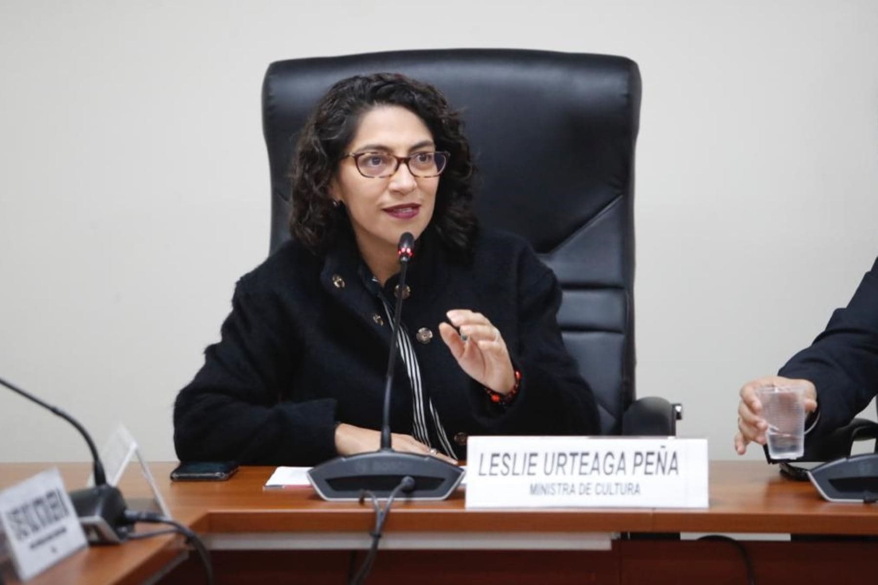 Rechazan moción de censura contra ministra de Cultura