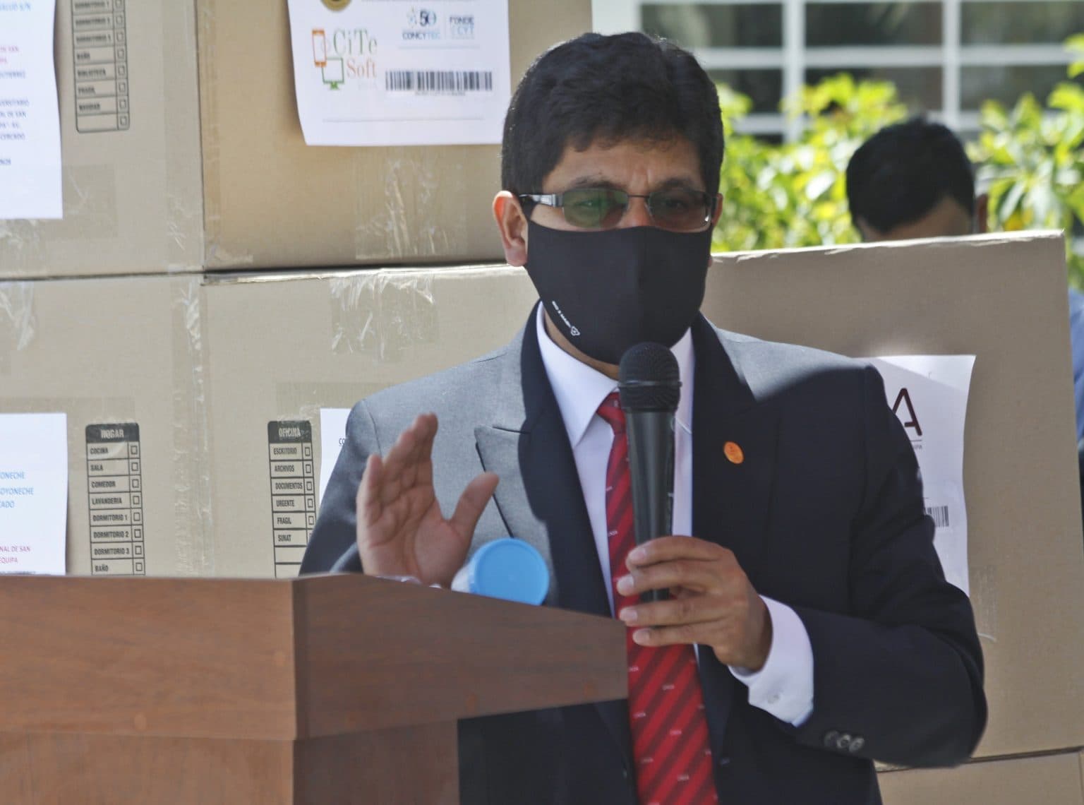 Juez dispone indemnización a favor de exrector de UNSA