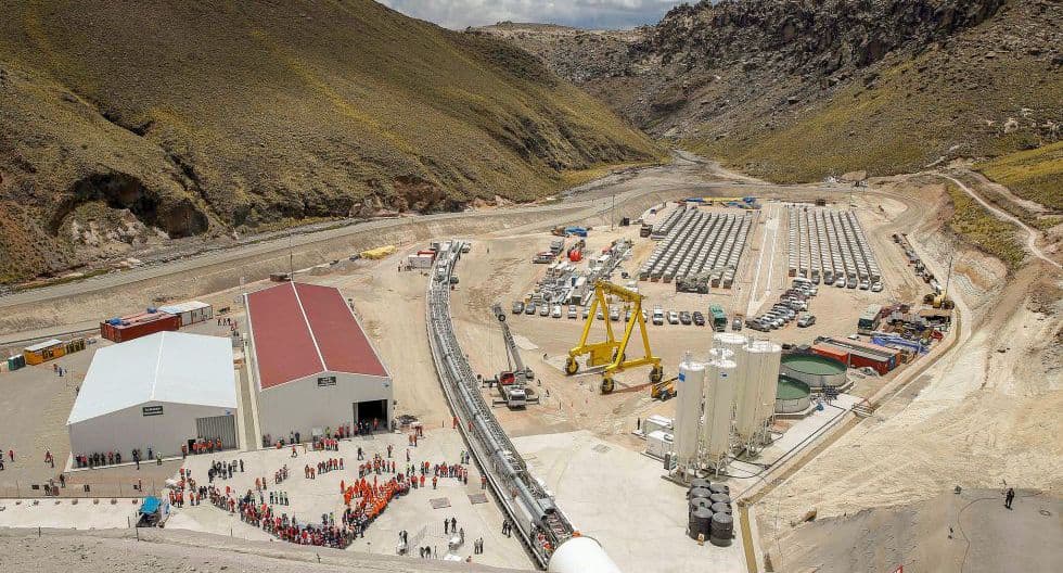 Consejeros y congresistas proponen negociar con Cobra cambios en contrato