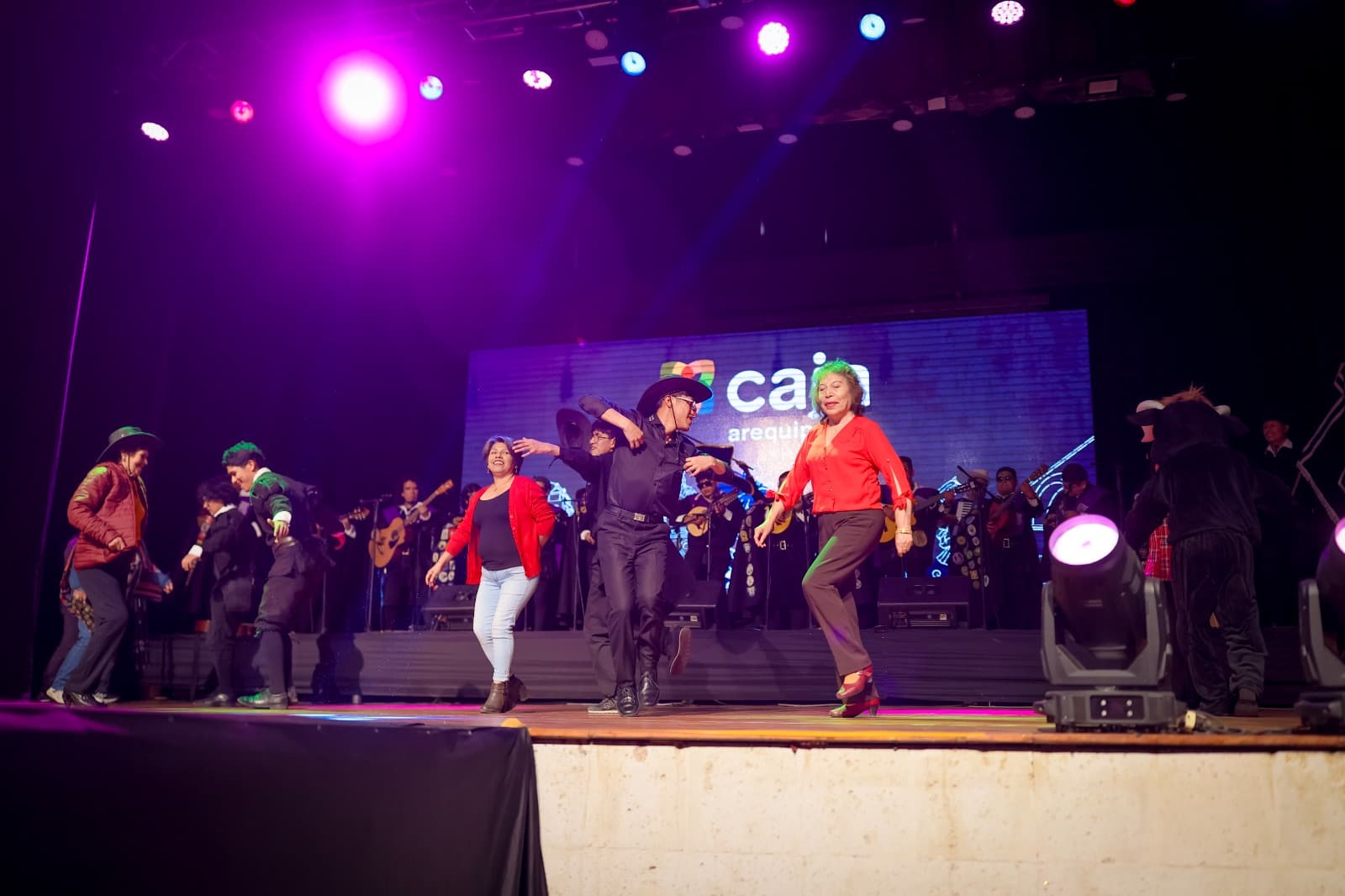 Caja Arequipa celebró junto a sus clientes el Encuentro Internacional de Tunas