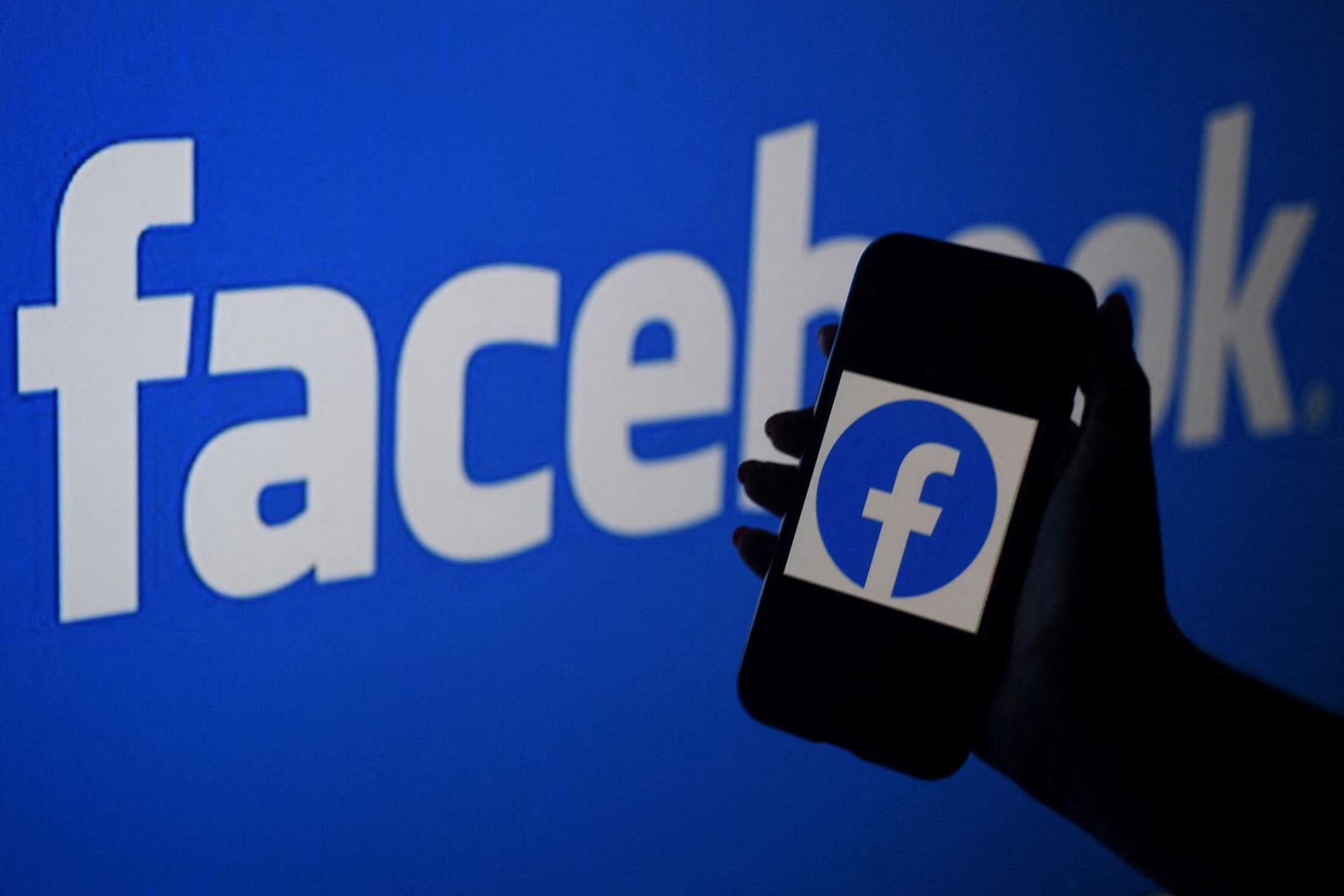Brasil multa a Facebook con unos 1,3 millones de dólares