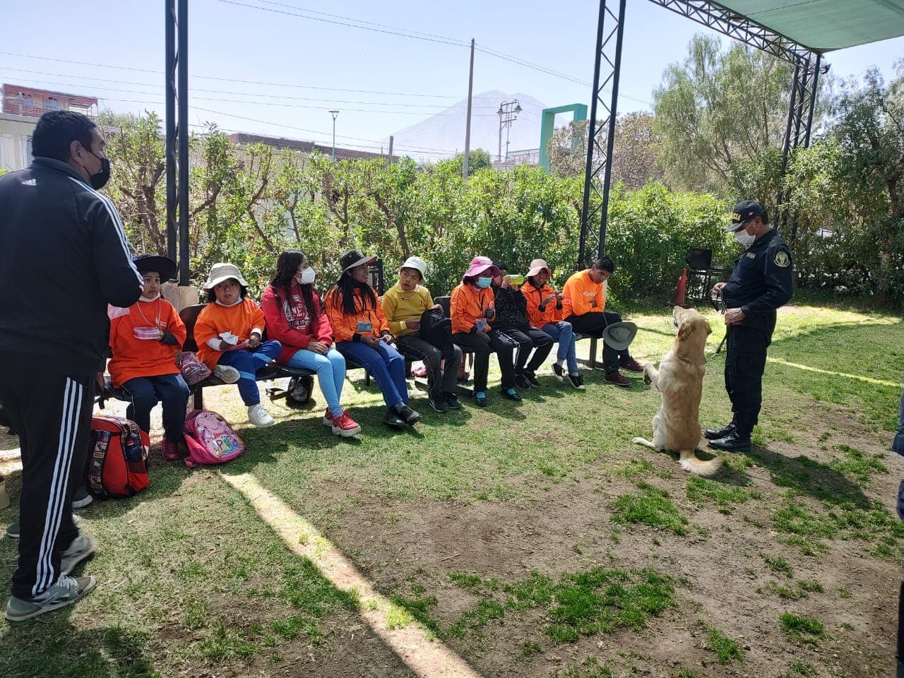 CEBA Polivalente visitó a la Policía Canina