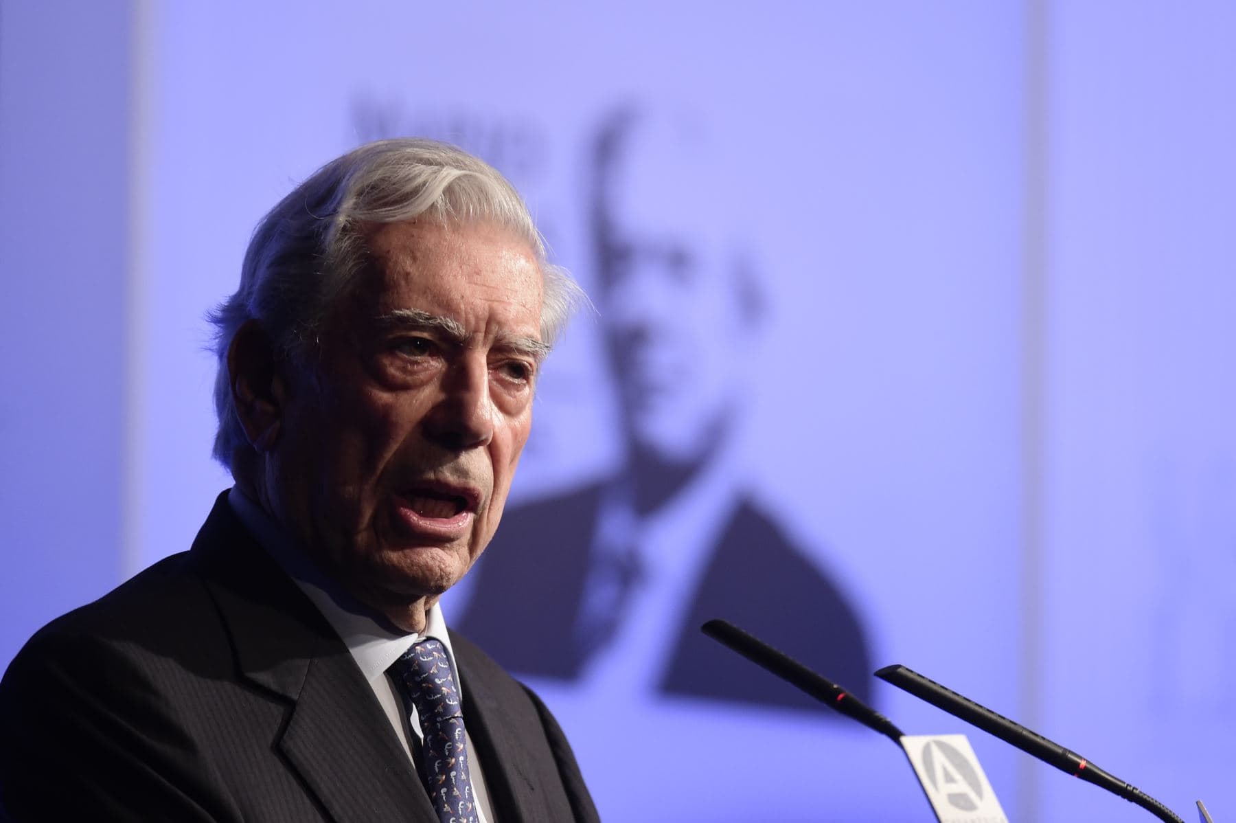 Vargas Llosa y su admiración por Jorge Luis Borges