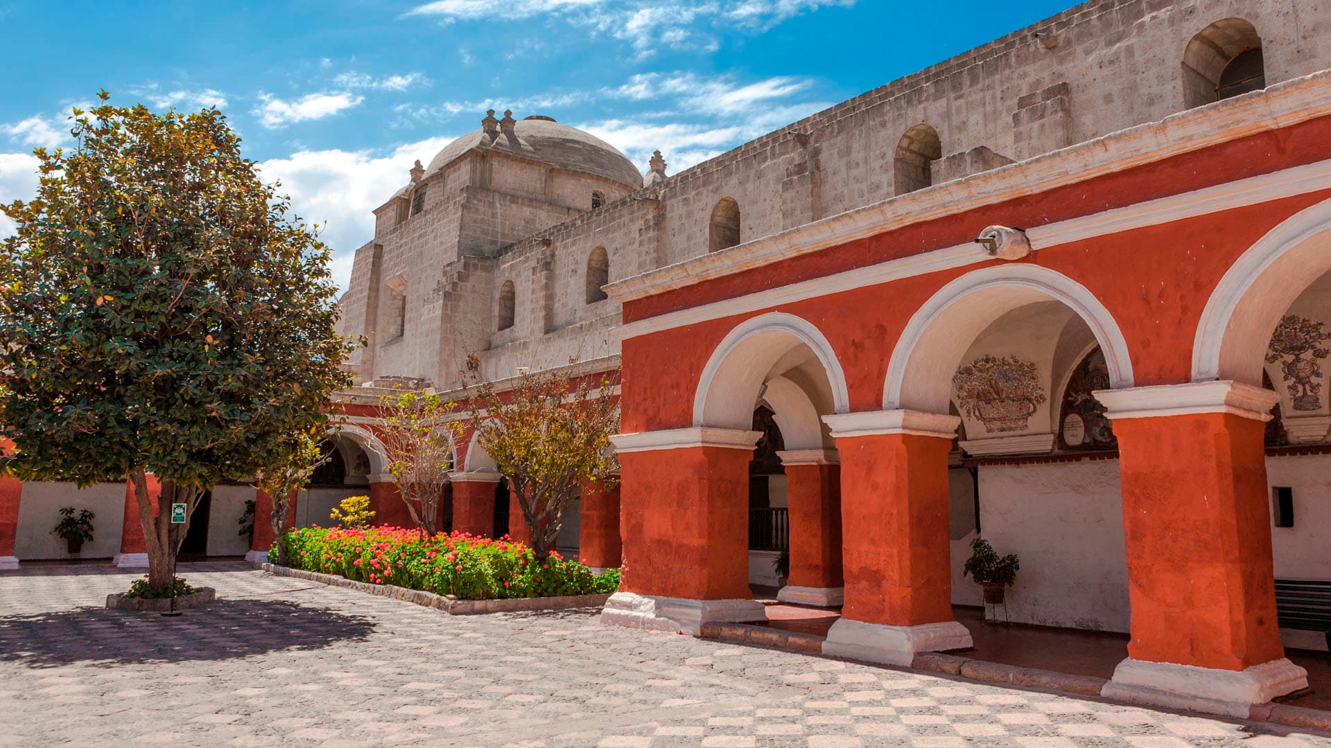 Visita de turistas al valle del Colca y a Santa Catalina baja en el 2023
