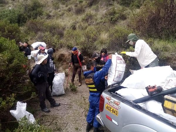 Retiran 130 kilos de basura en una ruta de ascenso al Misti