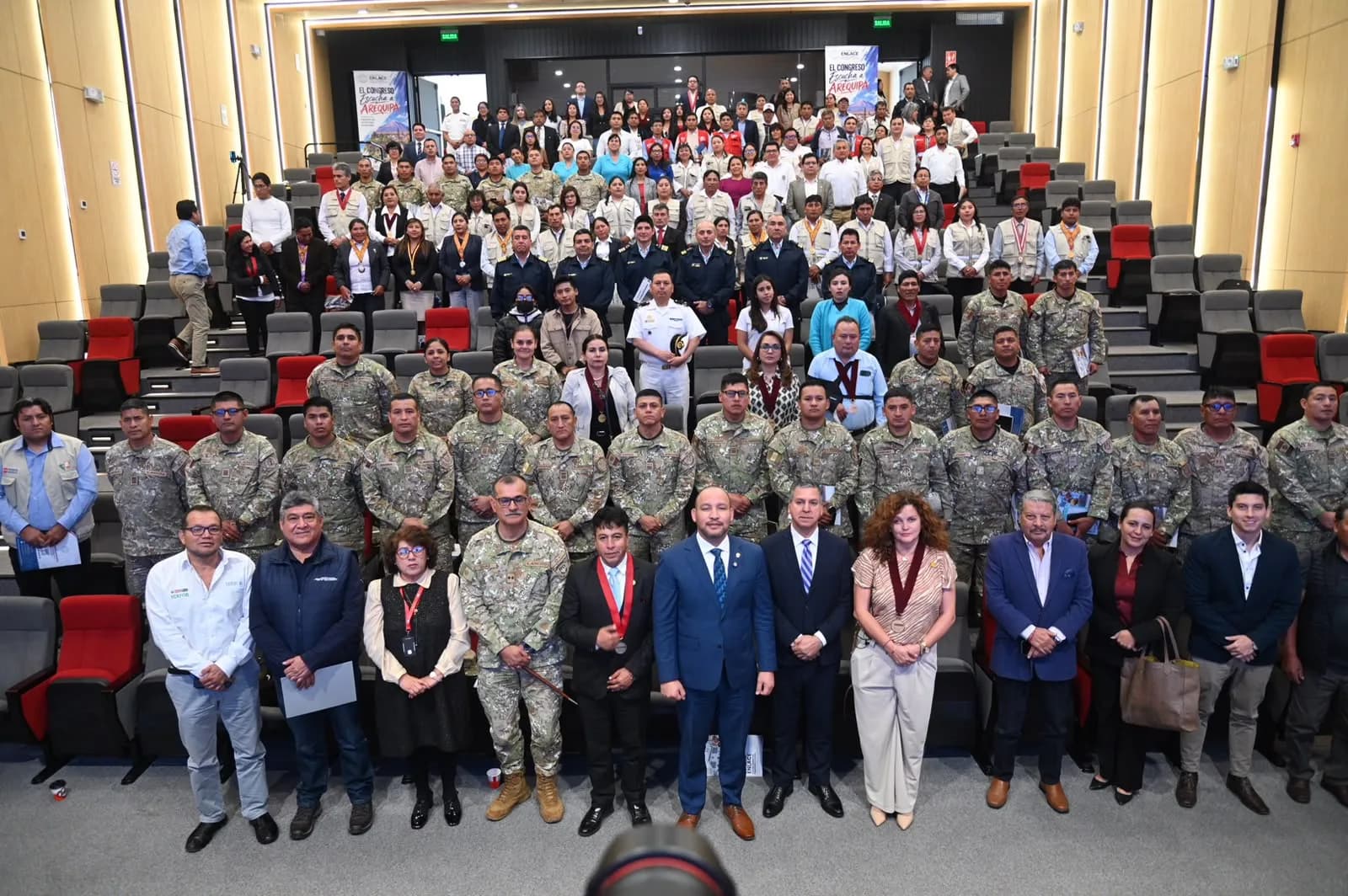 Alejandro Muñante impulsa acciones frente inundaciones y déficit hídrico en Arequipa