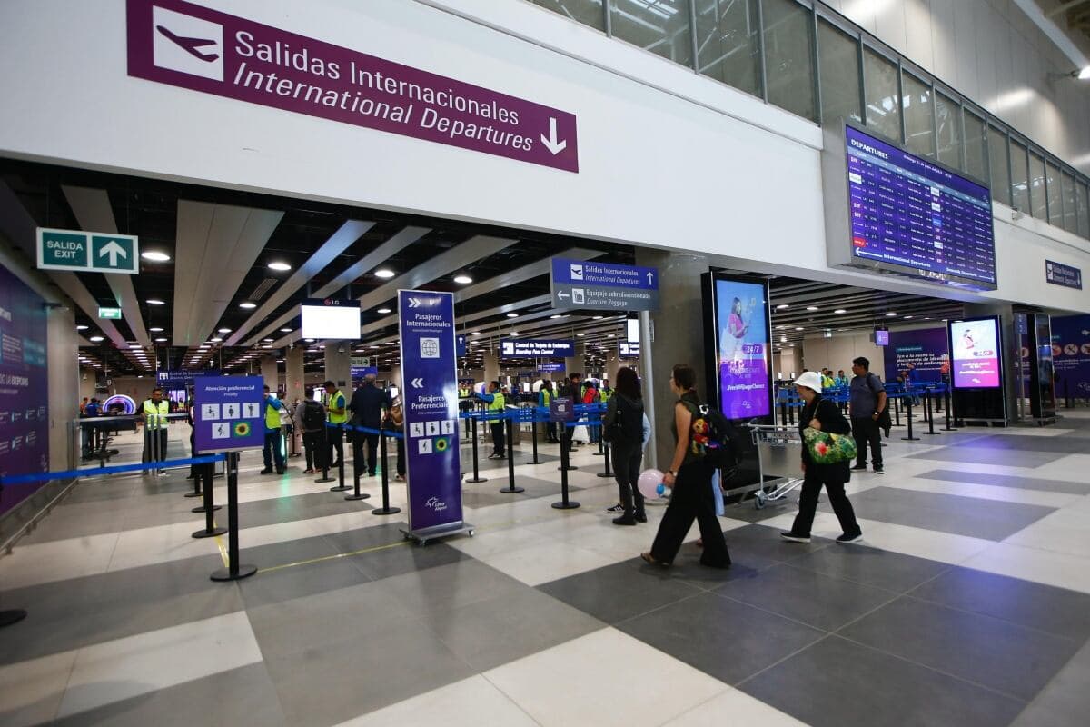 Más de mil 300 extranjeros no ingresaron al Perú