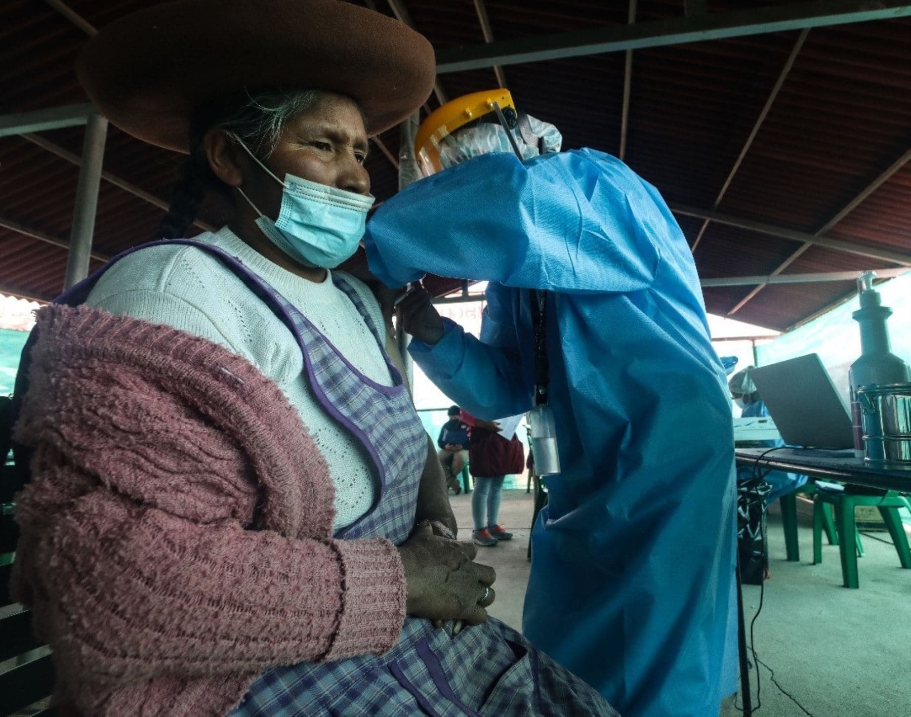 Una de cada 4 personas aún no ha recibido una sola vacuna