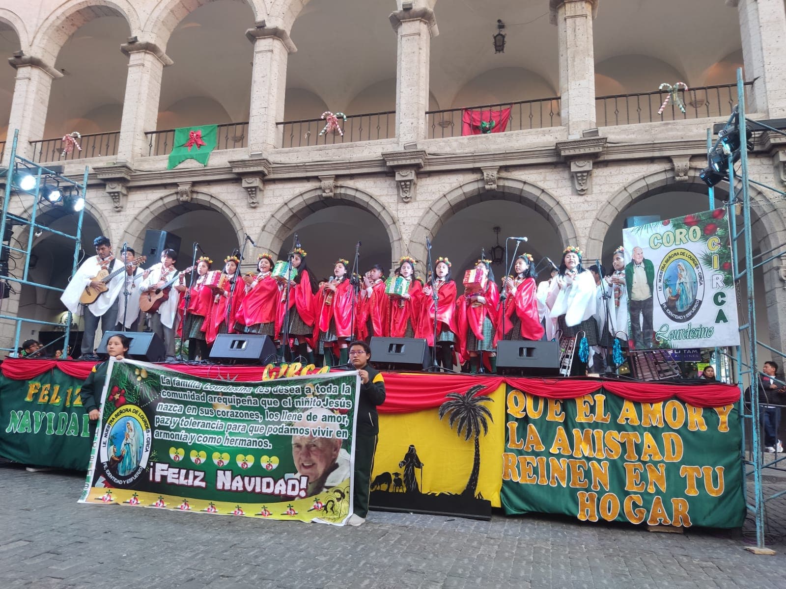 Concluye el Festival Nacional de Villancicos en plaza de Armas