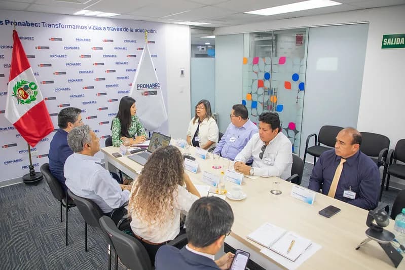 Pronabec y Derrama Magisterial difundirán becas para familias docentes