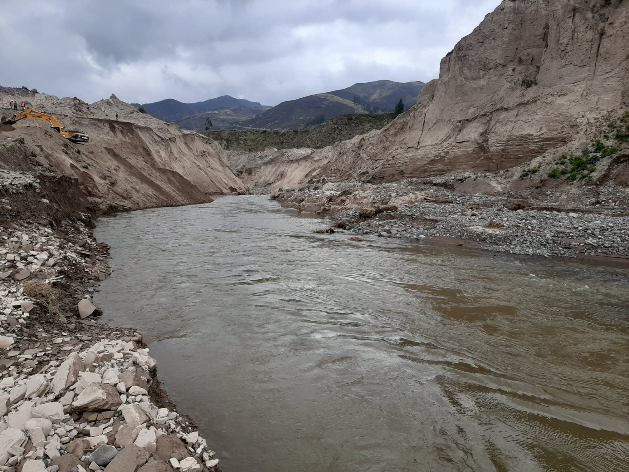 Aguas embalsadas se reducen hasta el 22 % del volumen