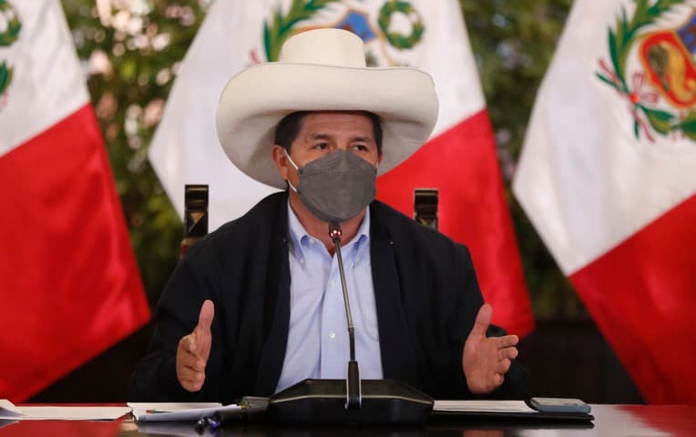 Castillo afirma que no se rendirá ante amenazas