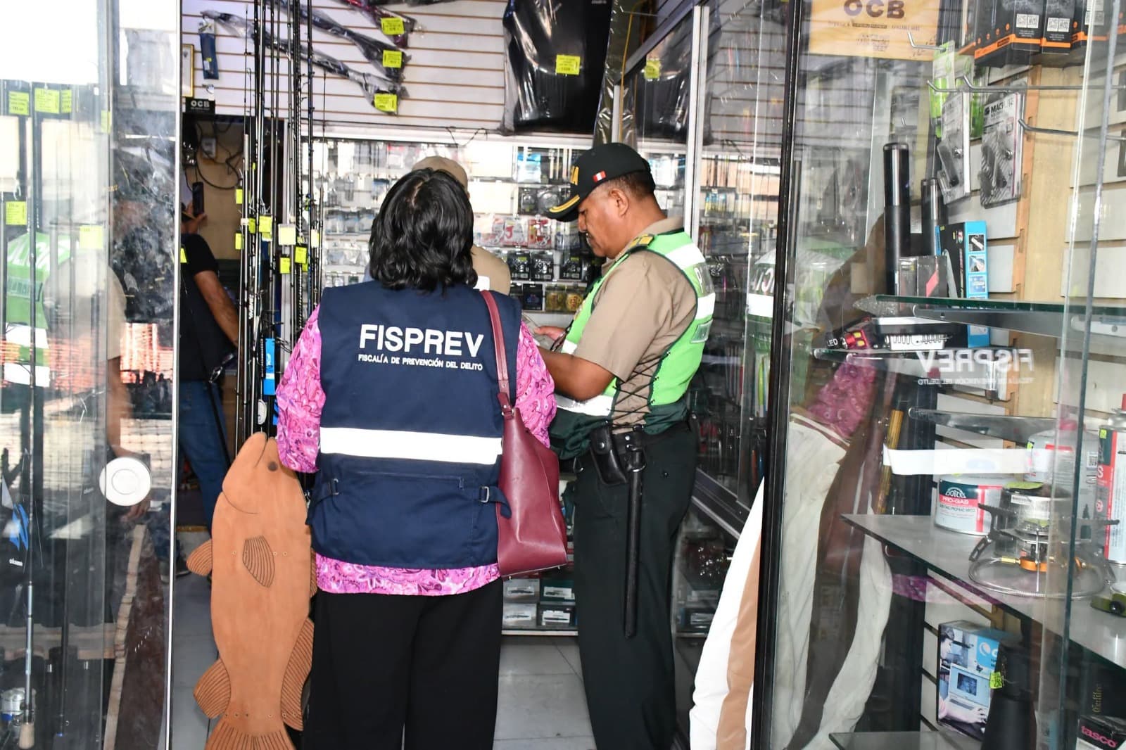 Incautan 68 armas y réplicas en local del Cercado de Arequipa