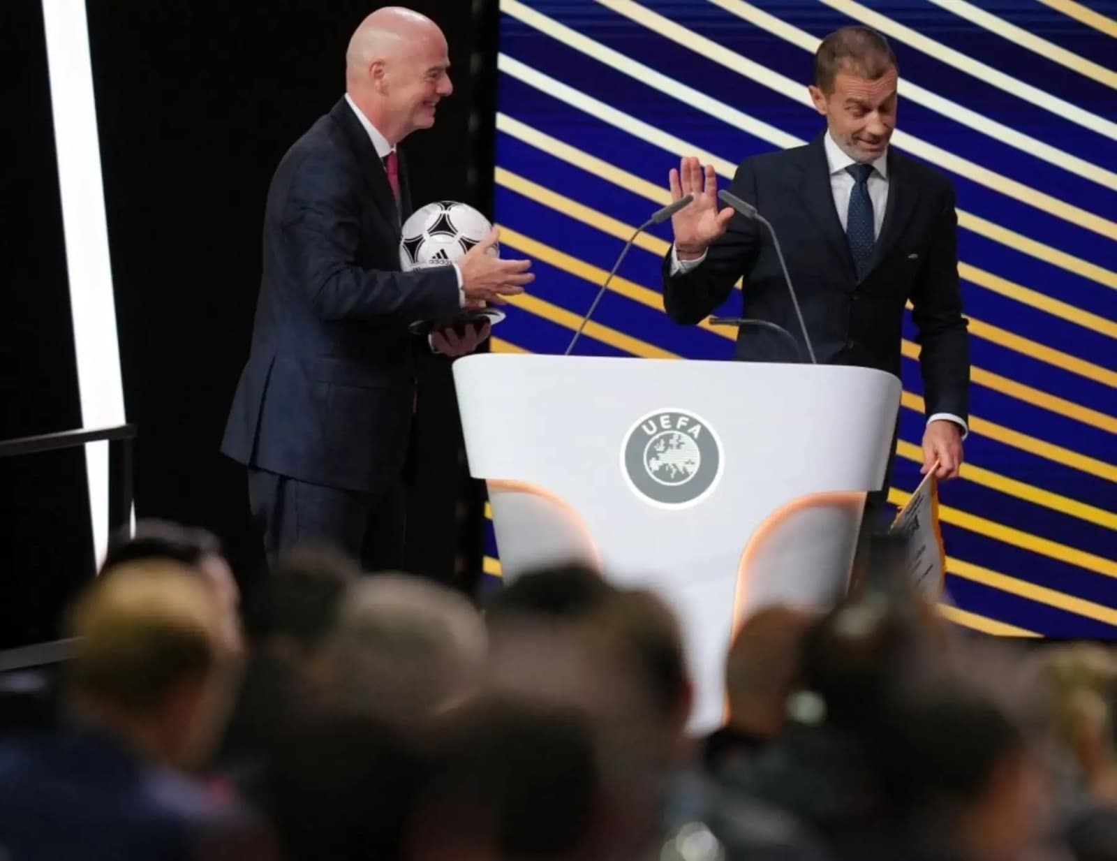 UEFA mantiene veto a Rusia pese a postura abierta de FIFA