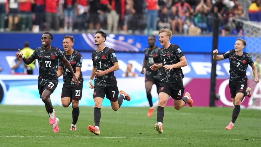 Canadá avanza a octavos del Mundial tras ganar 1-0 a Sudáfrica