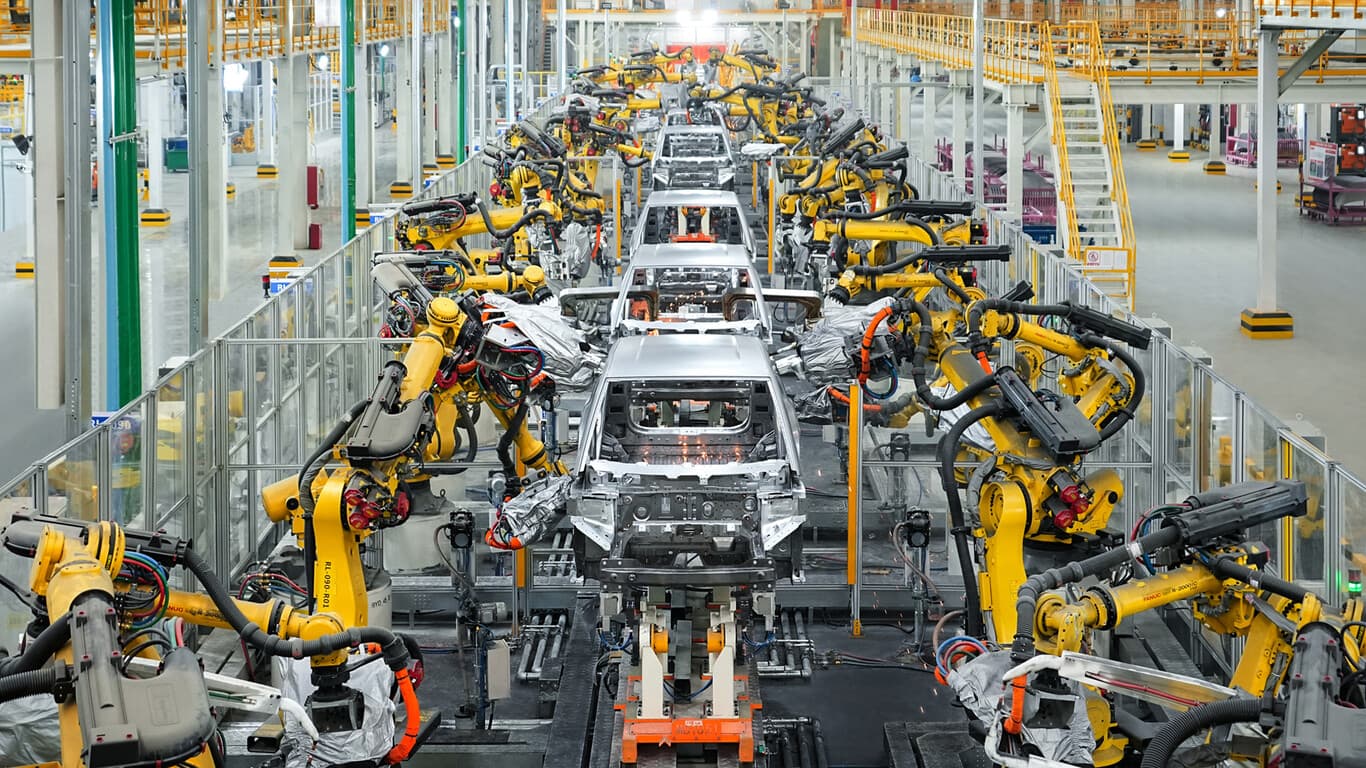 EE.UU. quiere prohibir autos con tecnología china y rusa