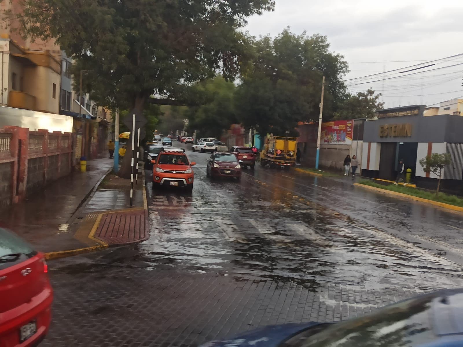 Advierten huaicos y lahares por precipitaciones intensas y cortas
