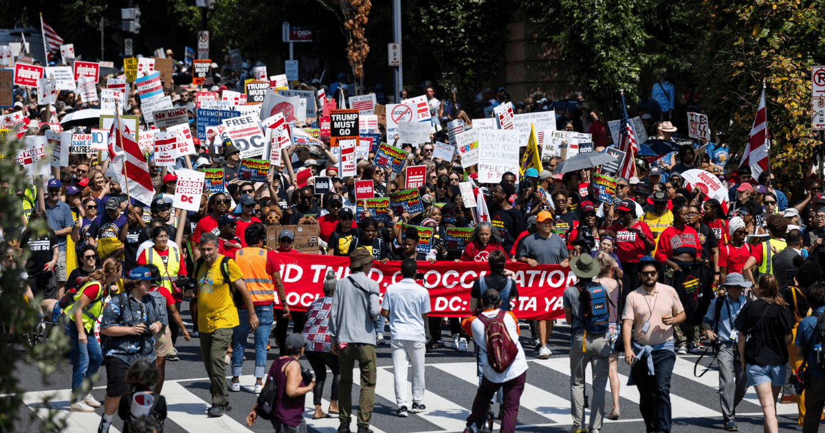 Cientos protestan en Washington en rechazo a las medidas de Trump