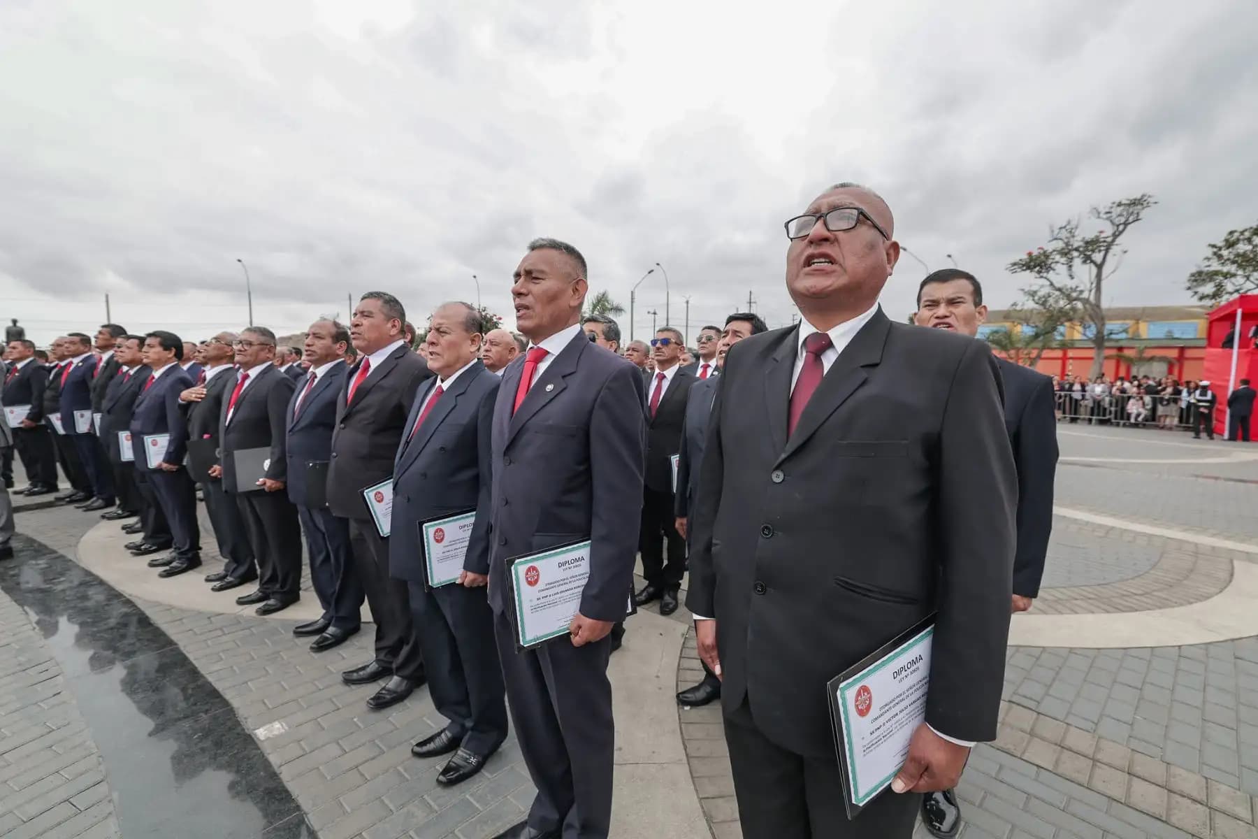 Aprueban bonificación para licenciados veteranos de la pacificación nacional