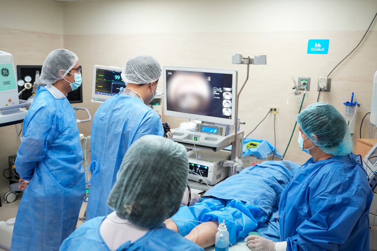 Tratan cáncer digestivo sin extirpación de órganos