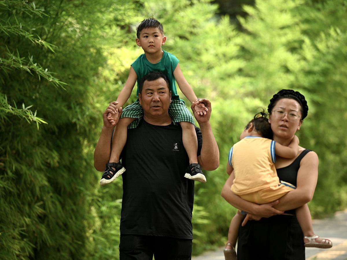 China anuncia beneficios a las familias que tengan más hijos