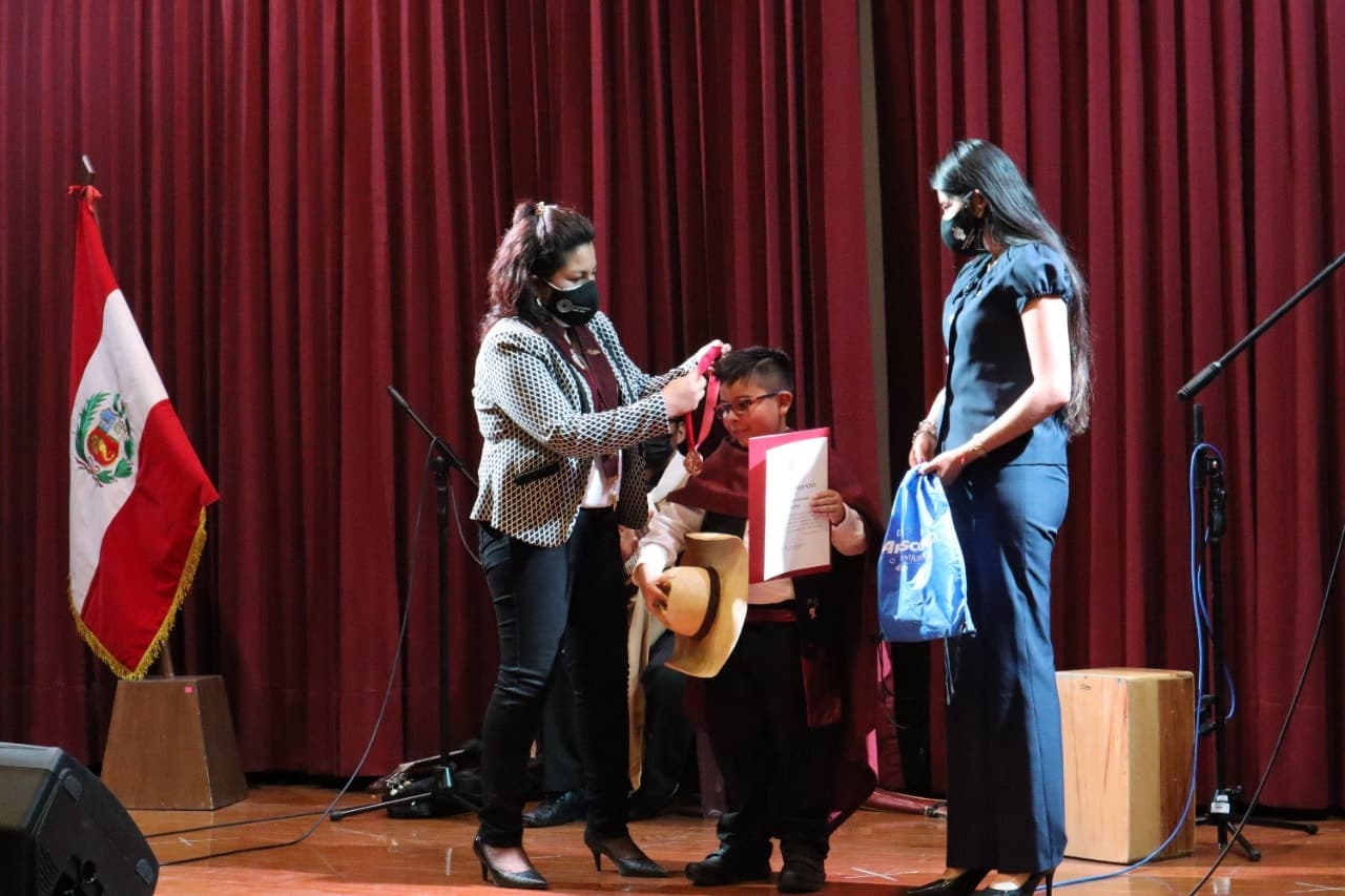 Fueron premiados 17 ganadores del concurso de poesía loncca