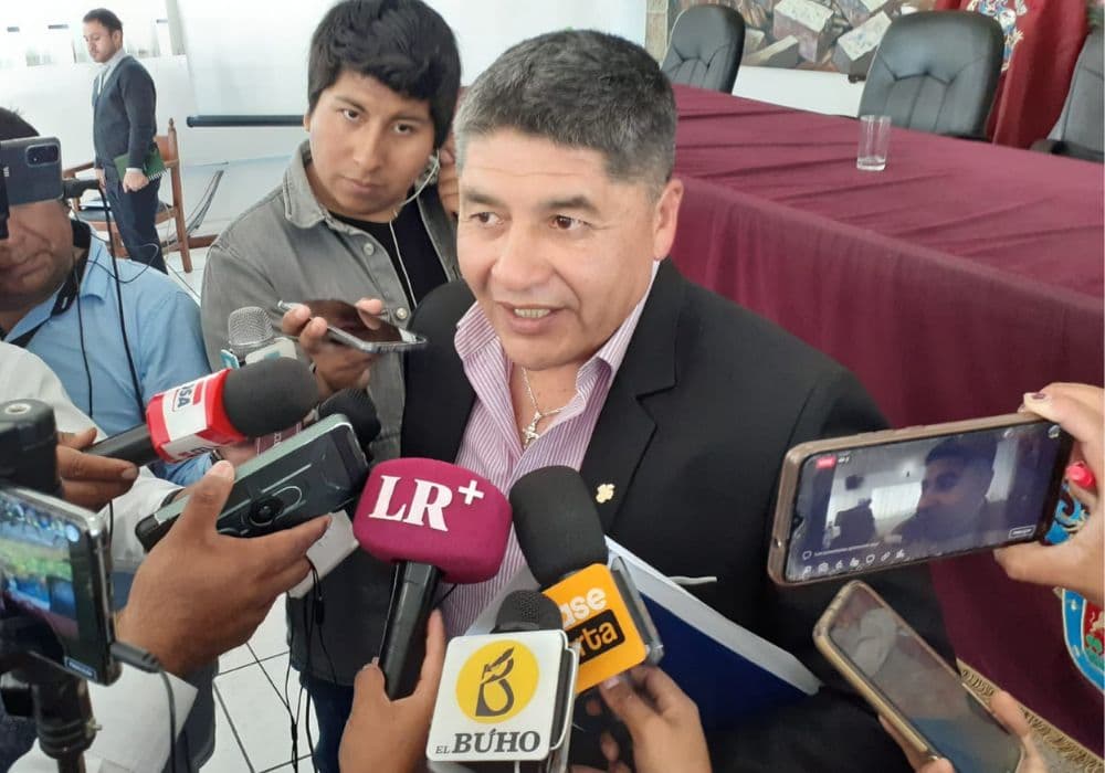 Alcalde de Arequipa retira a funcionaria por show del Día de la Mujer