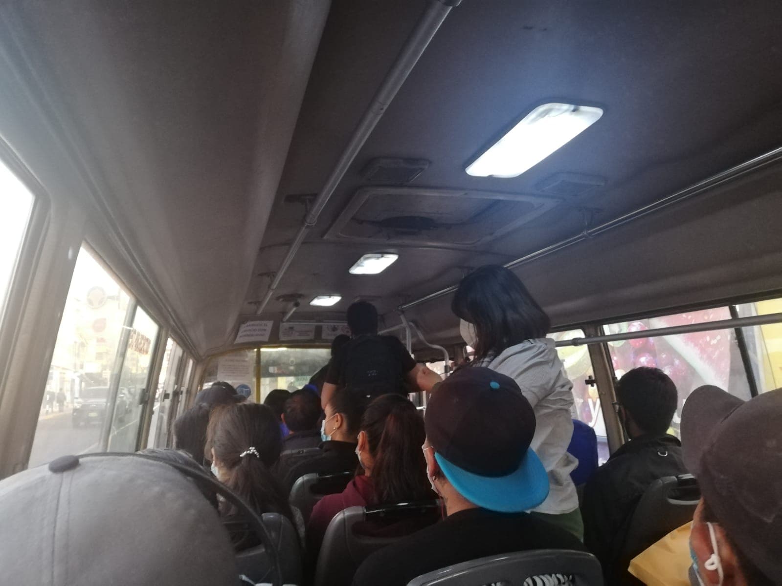 Transporte público no respeta aforo ni restricciones sanitarias