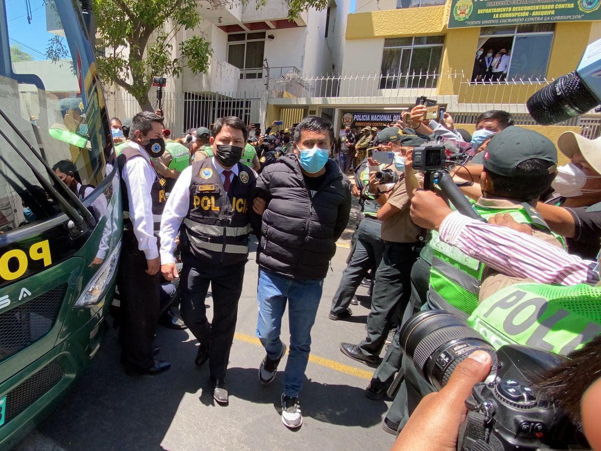 Policía retira temporalmente a resguardos de Cáceres Llica