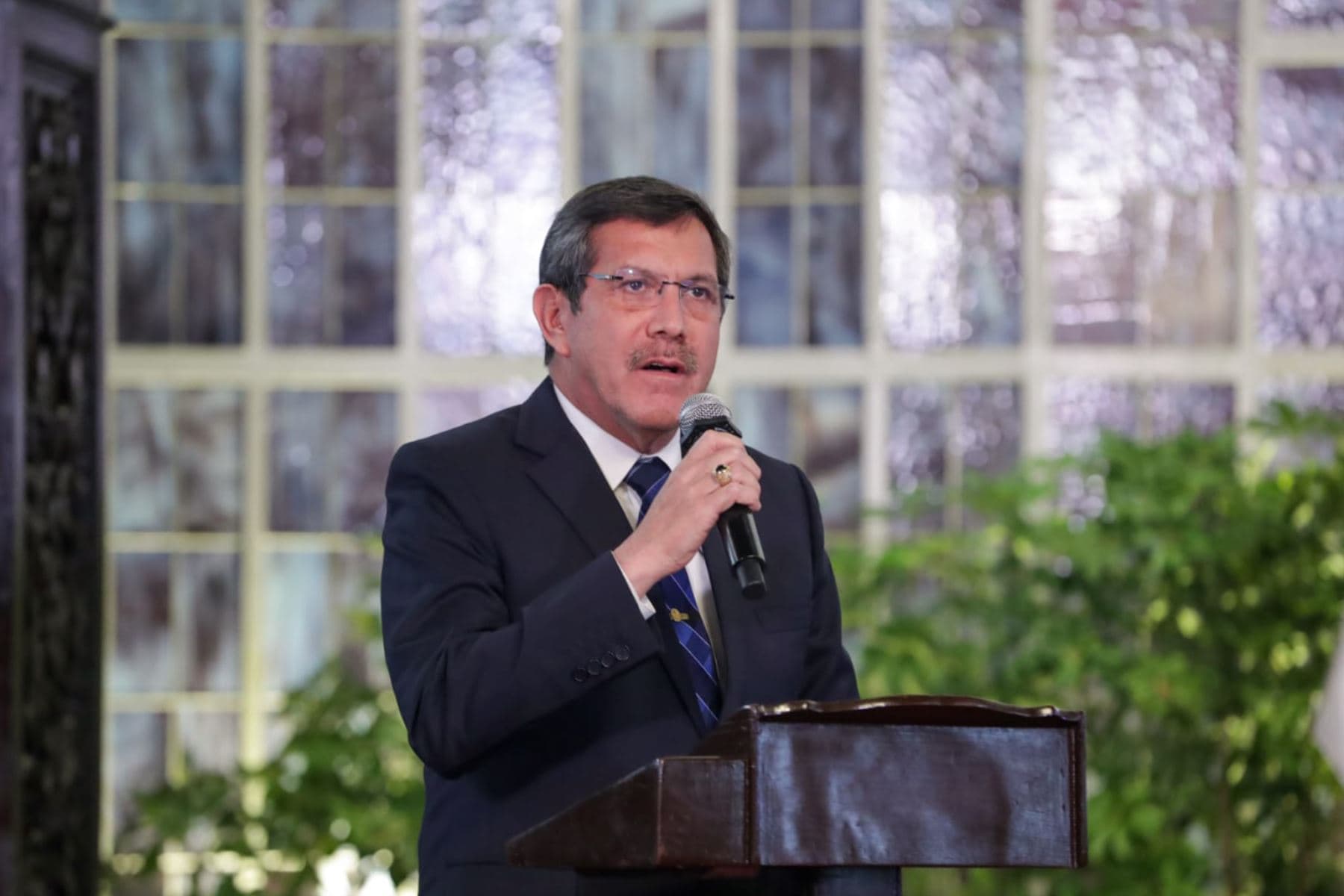 Ministro anuncia despliegue de policías y soldados por protestas