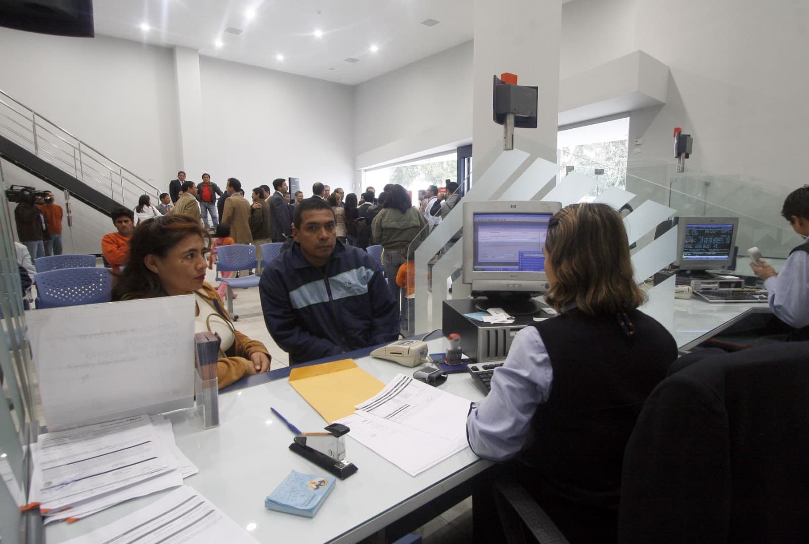 Presentan proyecto que elevaría tasas de interés de créditos