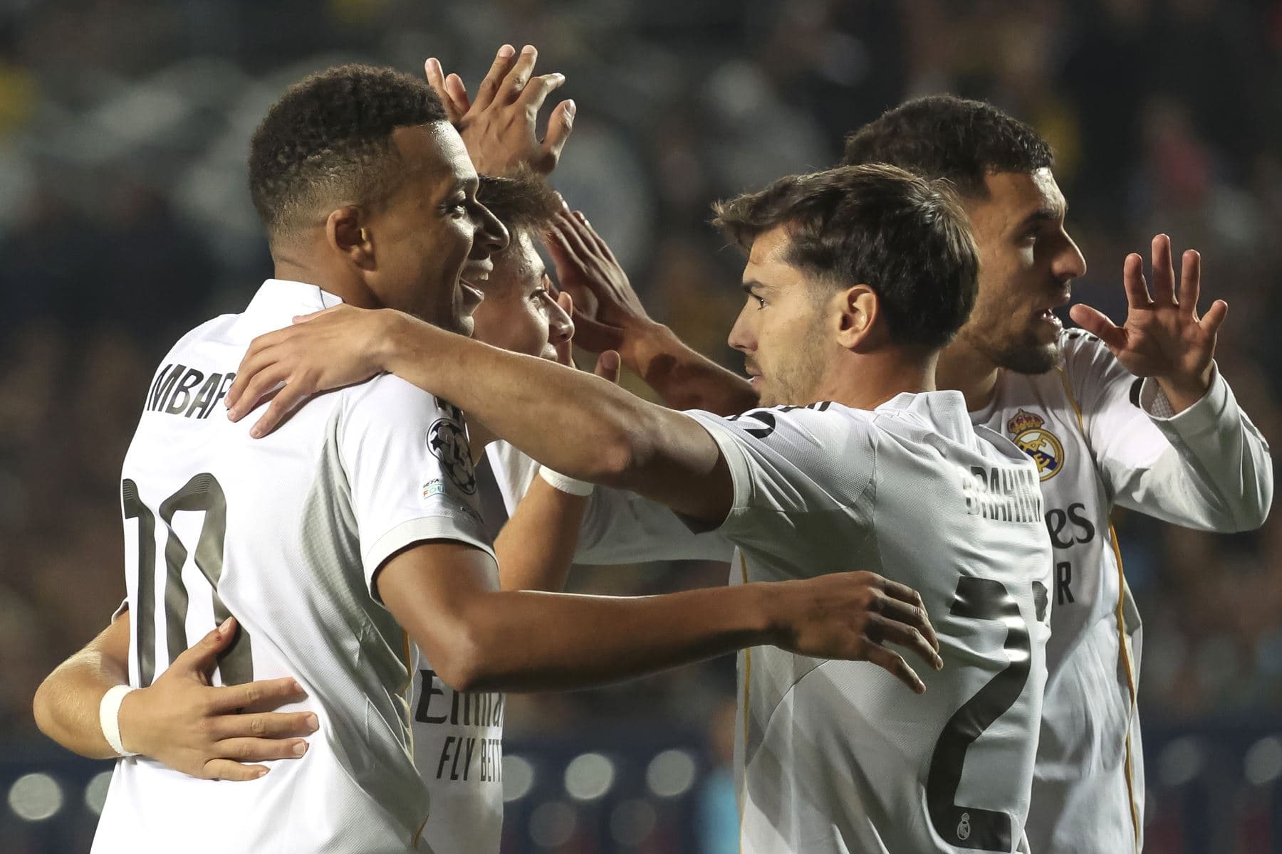 Real Madrid visita a Benfica por los playoffs de Champions