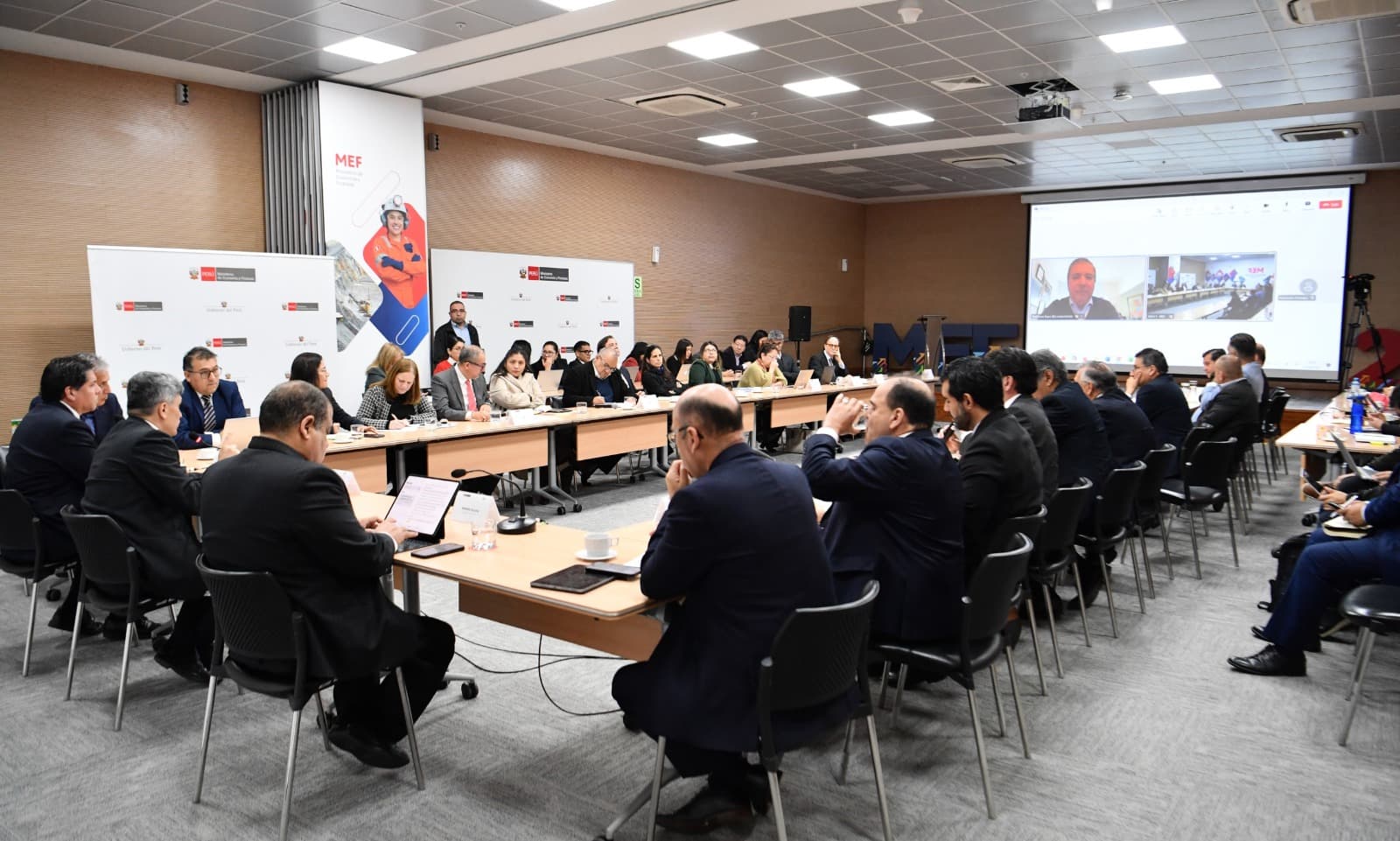 MEF reporta avances positivos en el shock desregulatorio