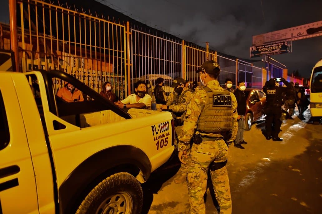 Agreden y amenazan a efectivos policiales durante intervención