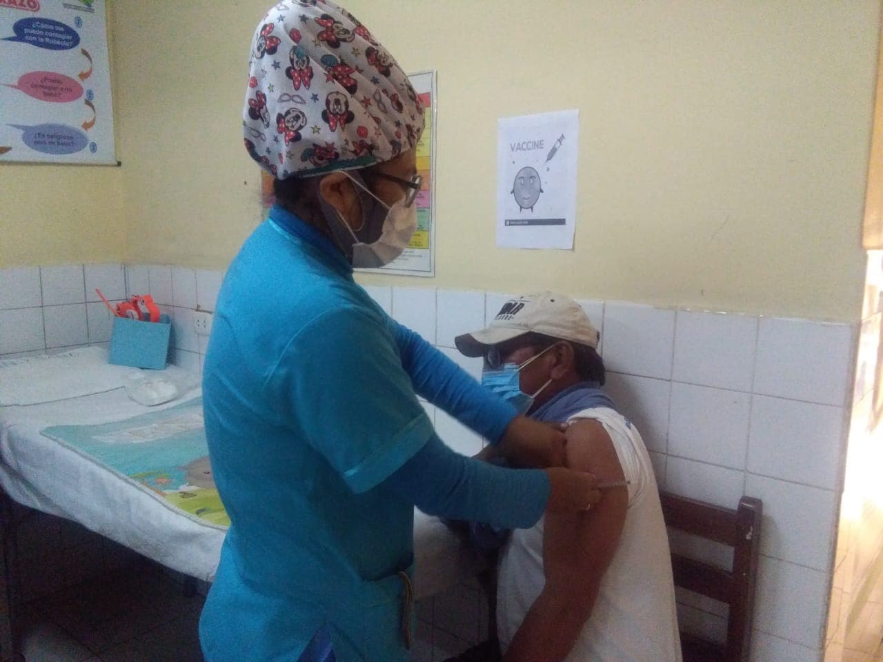 Honorio Delgado: aplican dosis contra fiebre amarilla