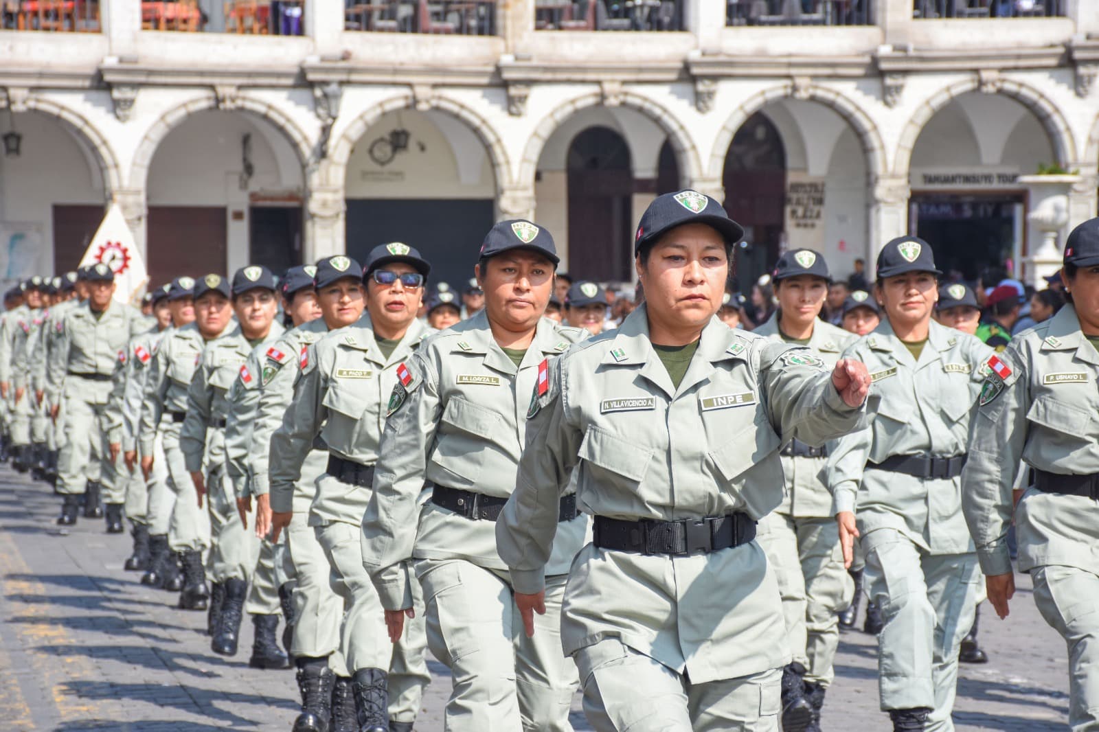 Con Izamiento Pleno recuerdan Día Internacional de la Mujer