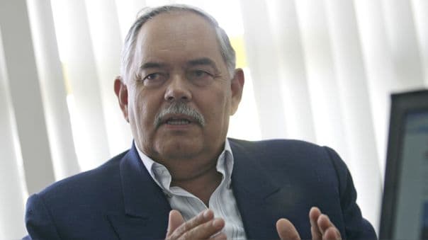 Piden a Pedro Castillo que aclare si es "demócrata o comunista"