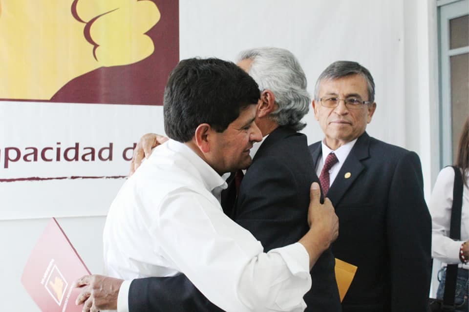 Decanos de la UNSA respaldan candidatura de Rohel Sánchez