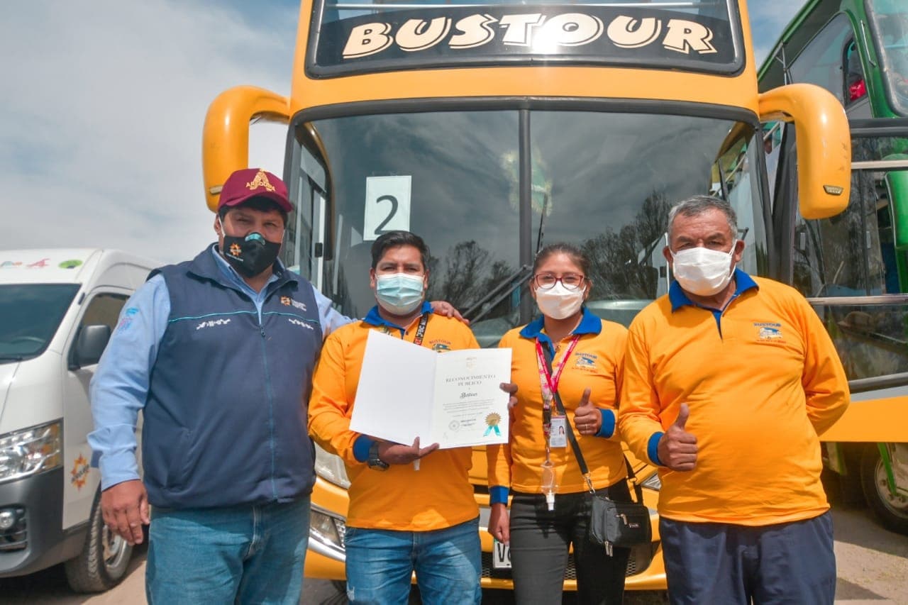 Realizan “City Tour” por el día Mundial del Turismo