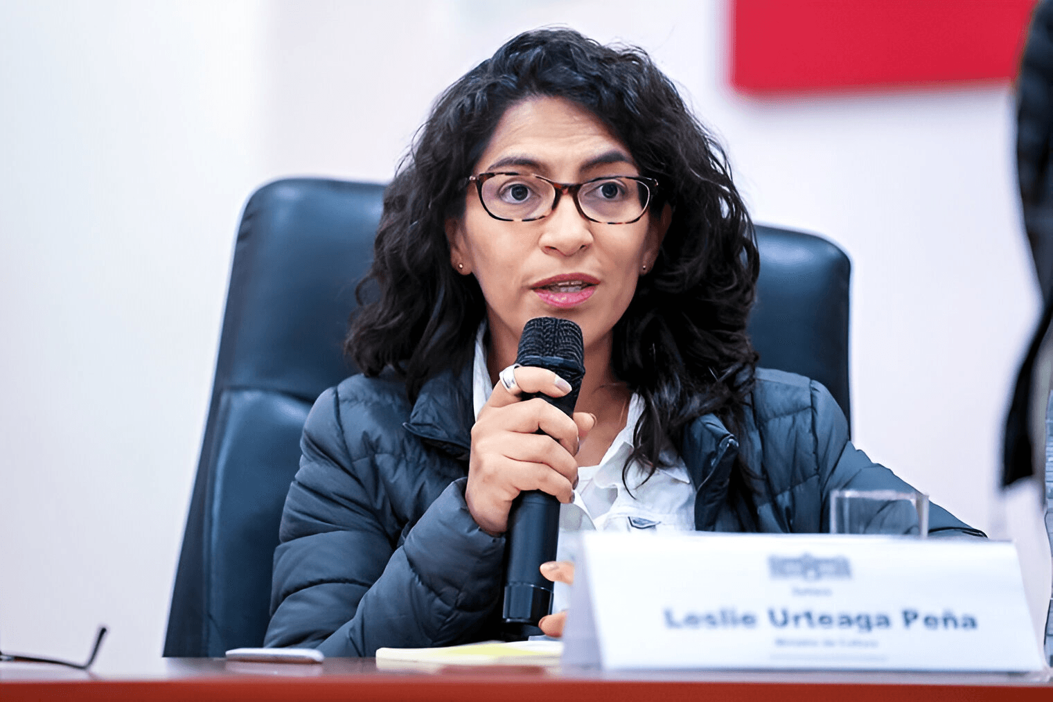Presentan moción de censura contra ministra de Cultura