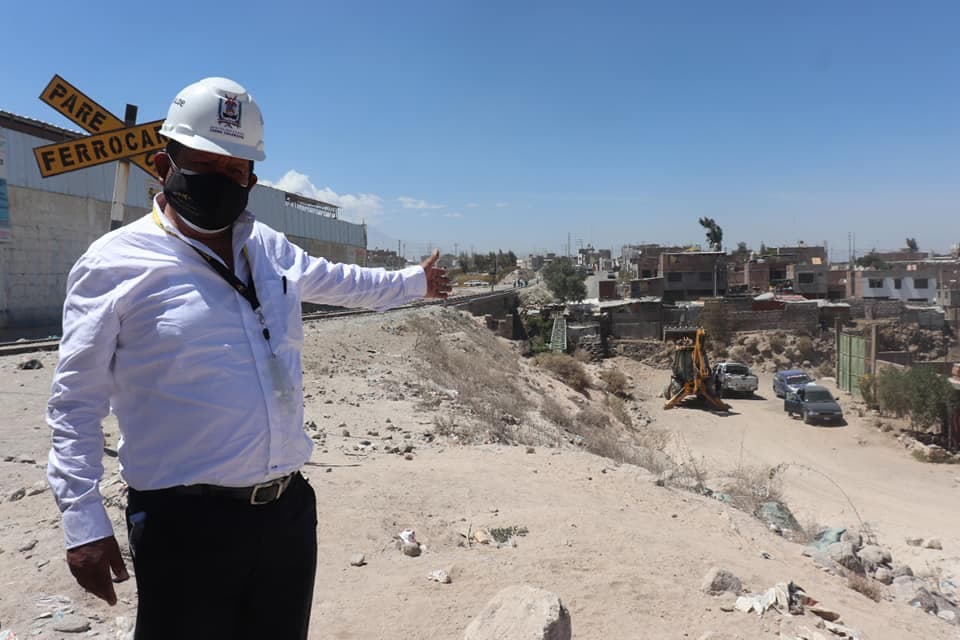 Anuncian construcción de puente y vías en Cerro Colorado