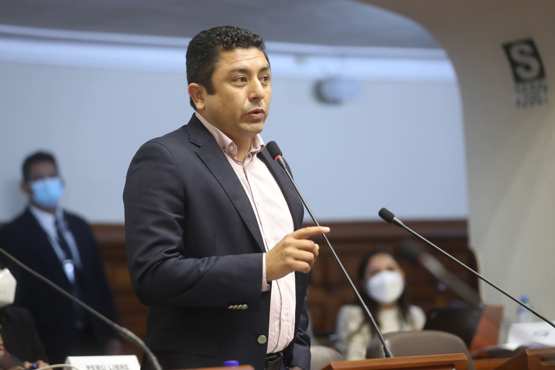 Bermejo presentó su renuncia a bancada de Perú Libre
