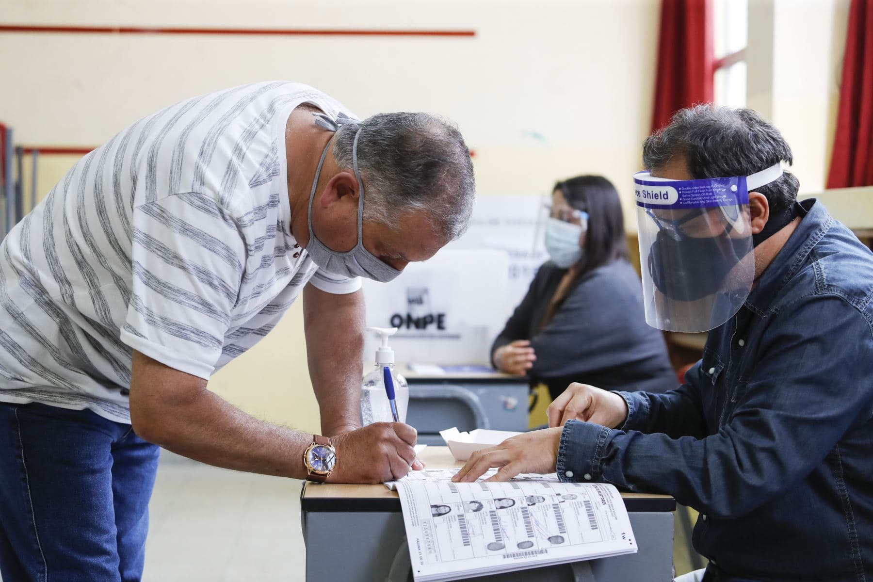 Cómo cuidarse de la COVID-19 en el día de las votaciones