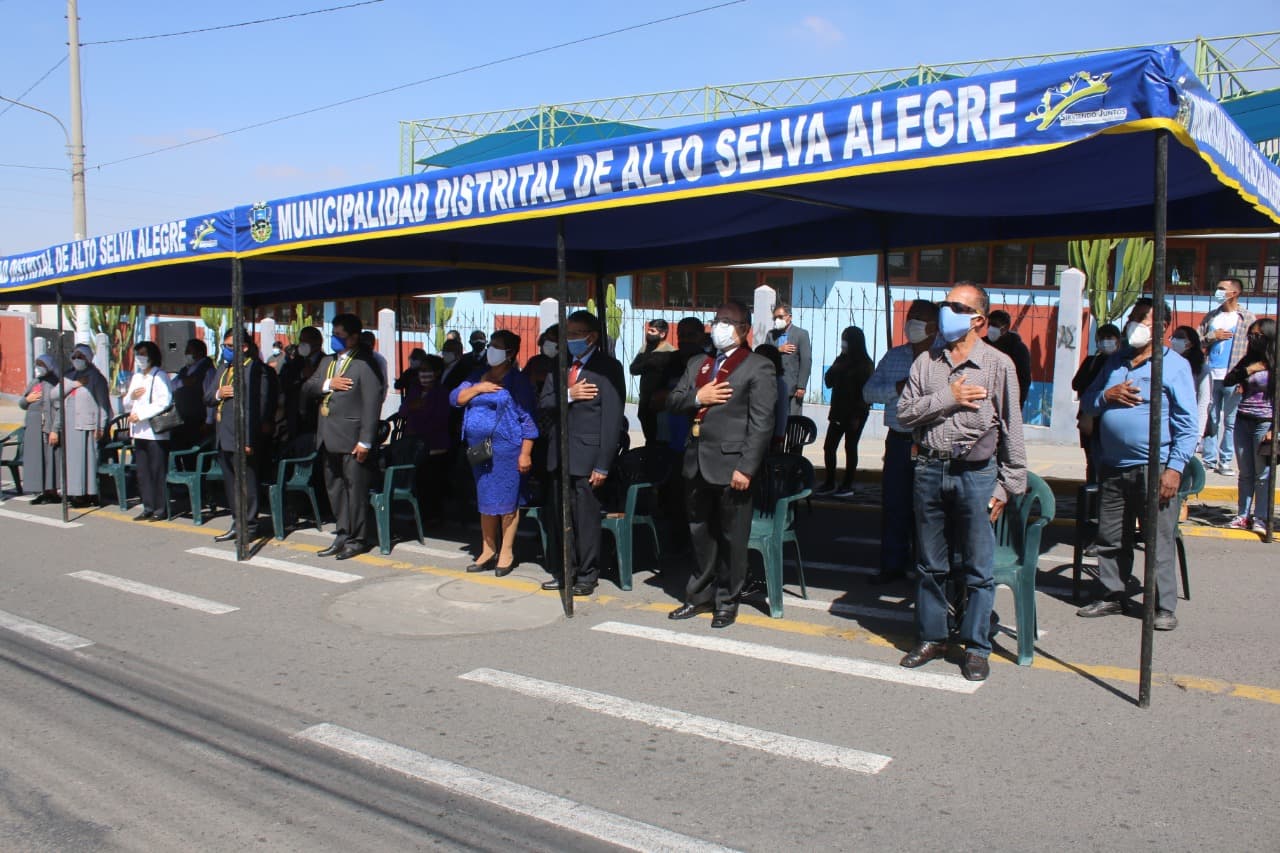 Construcción de puente en Alto Selva Alegre