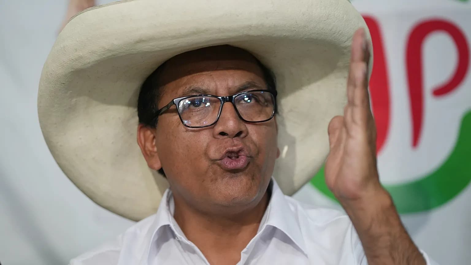 Roberto Sánchez presenta equipo para debate técnico del domingo