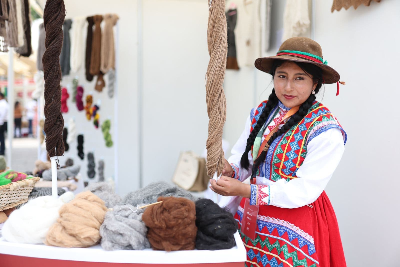 Buscan revalorar la fibra de alpaca durante la ExpoAgro