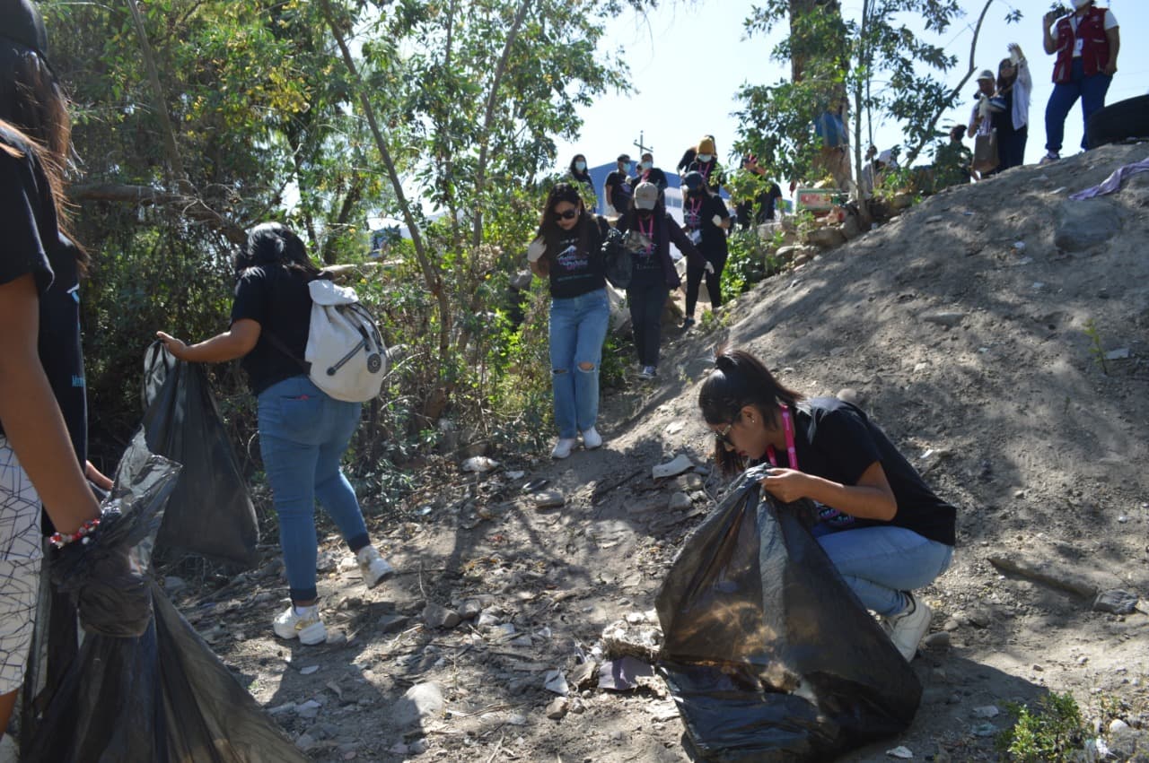 Levantan más de 5 toneladas de residuos sólidos del río Chili