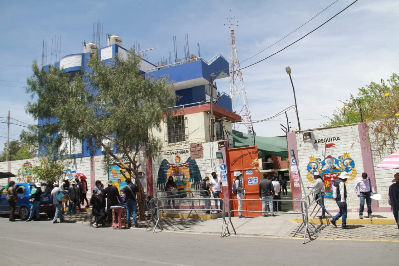 Quejas por excesivo costo en exámenes psicosomáticos