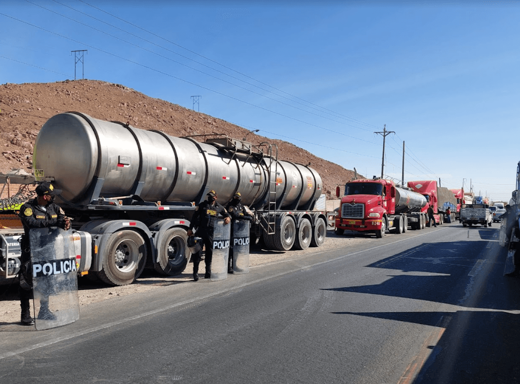 Transportistas y sindicatos en segundo día de protestas