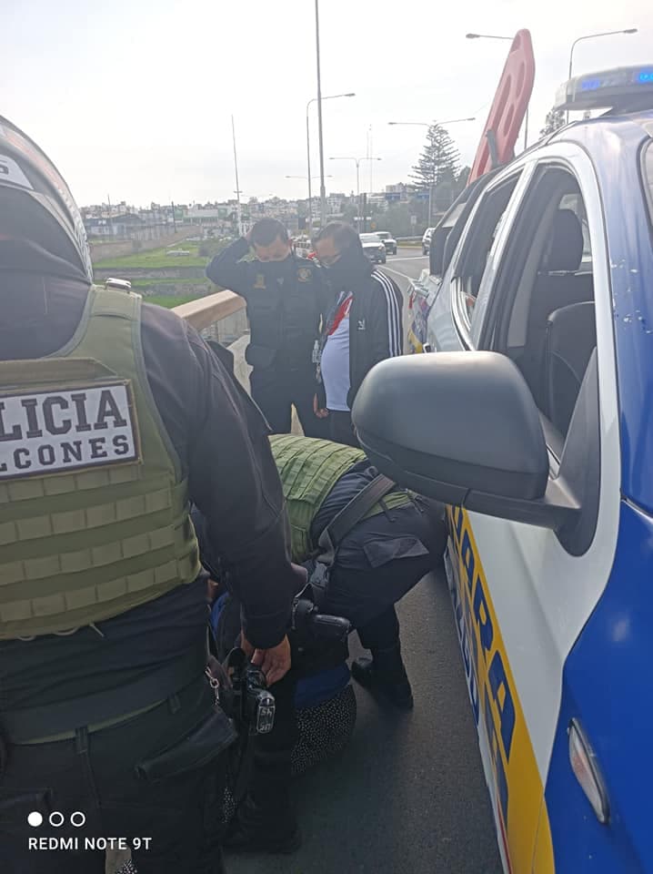 Frustran intento de suicidio en el puente Chilina